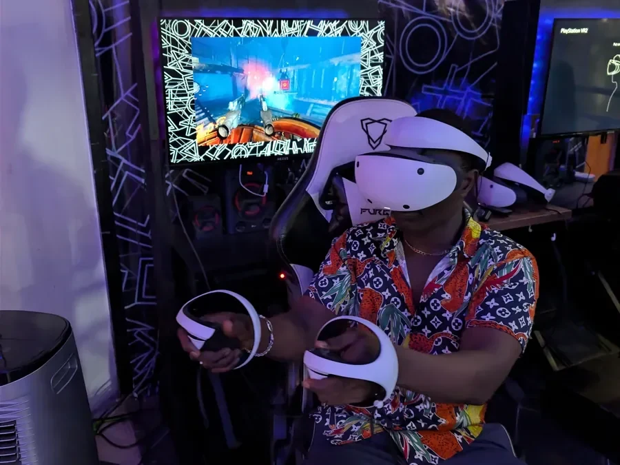 Player One VR session; headset configuration by quote.